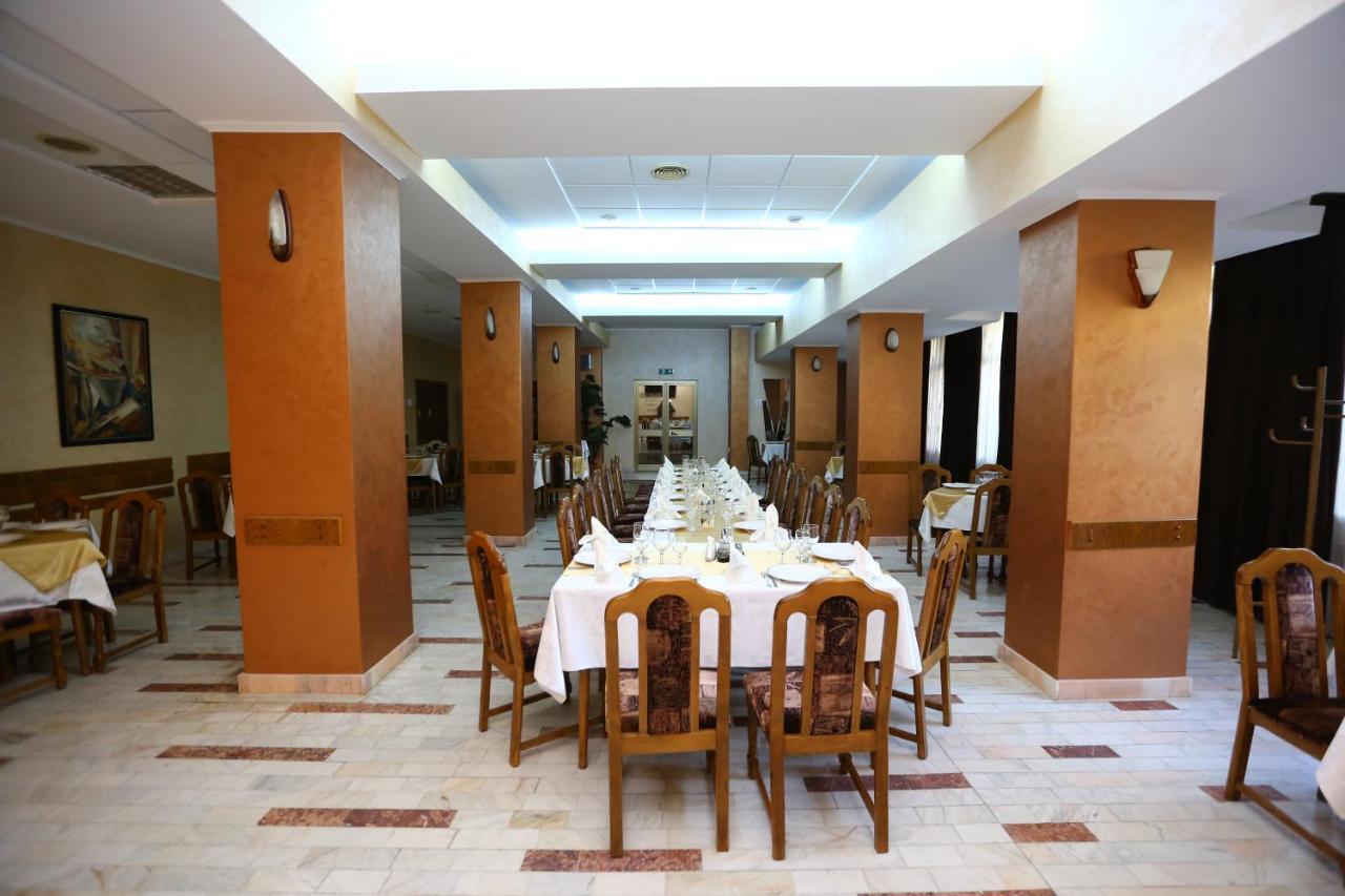 Hotel Moldova Birlad Exterior photo