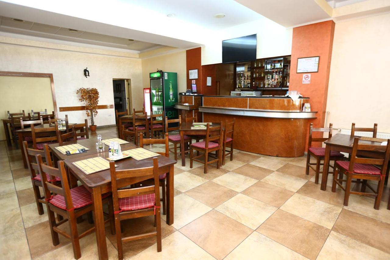 Hotel Moldova Birlad Exterior photo